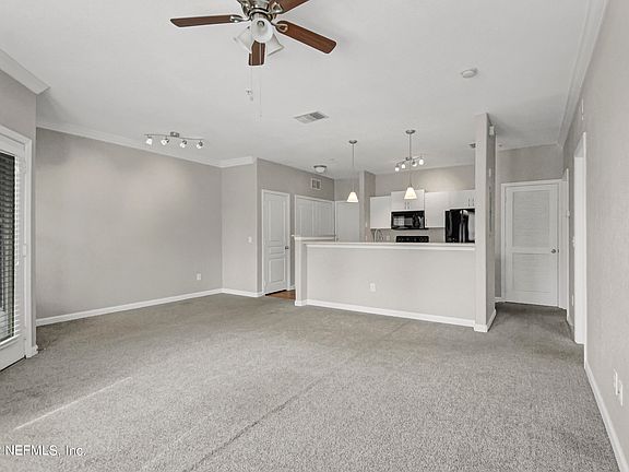 5th image of 8290 GATE Parkway #1212