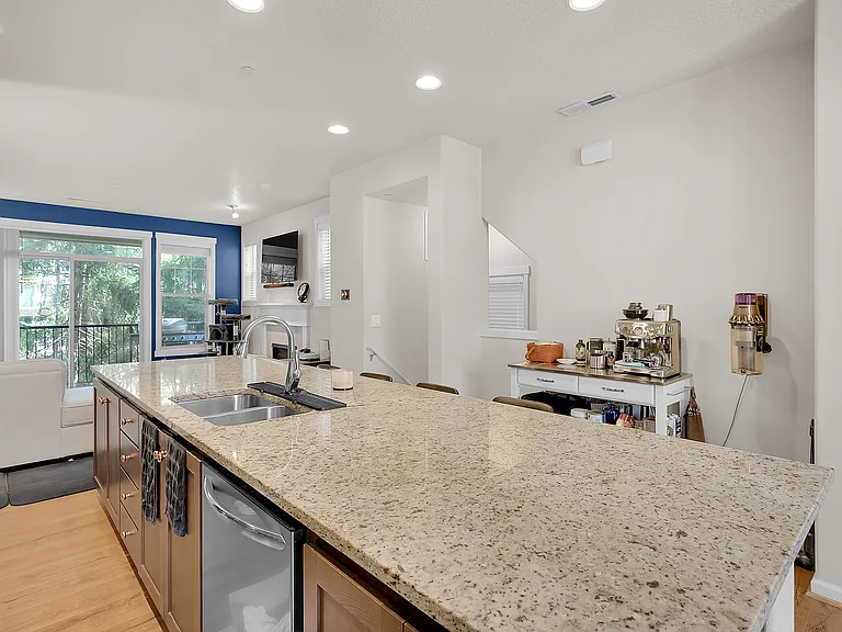 184 NE 79th Ave — Photo 5