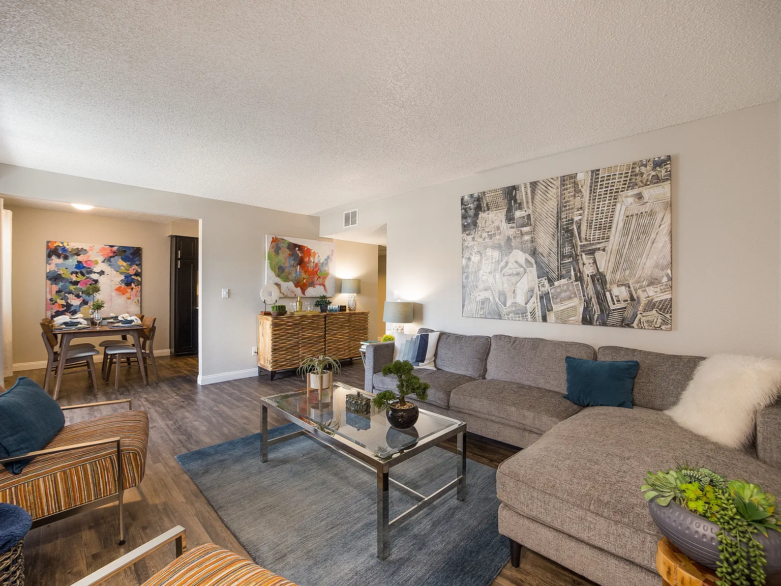 2900 Lux Apartment Homes — Photo 1