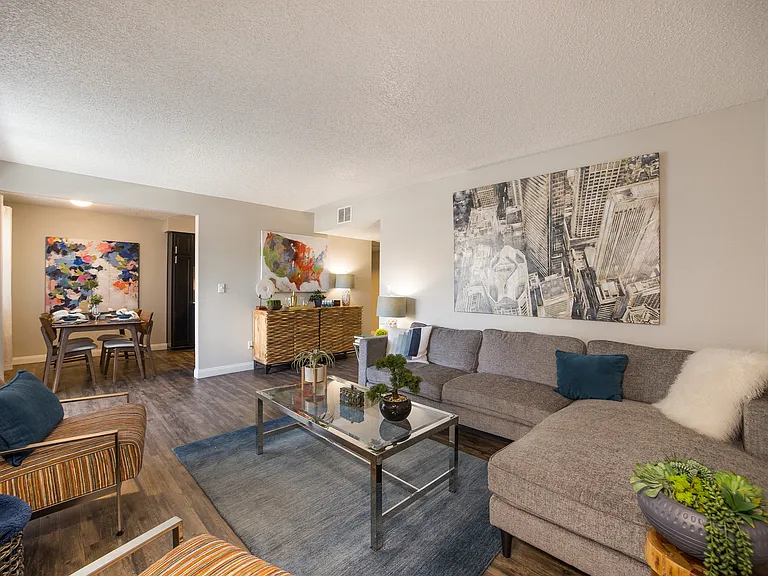 2900 Lux Apartment Homes — Photo 1