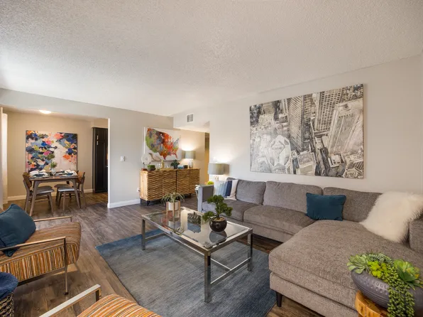 2900 Lux Apartment Homes