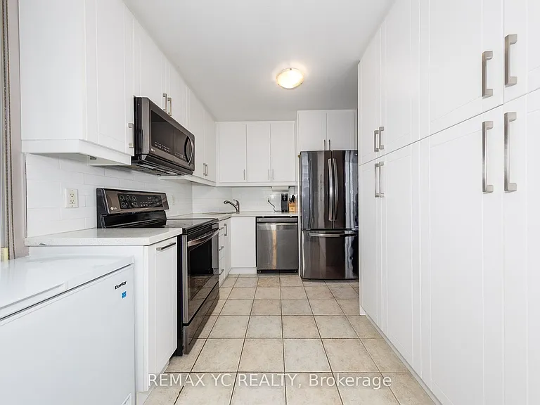 28 Byng Ave #802 — Photo 8