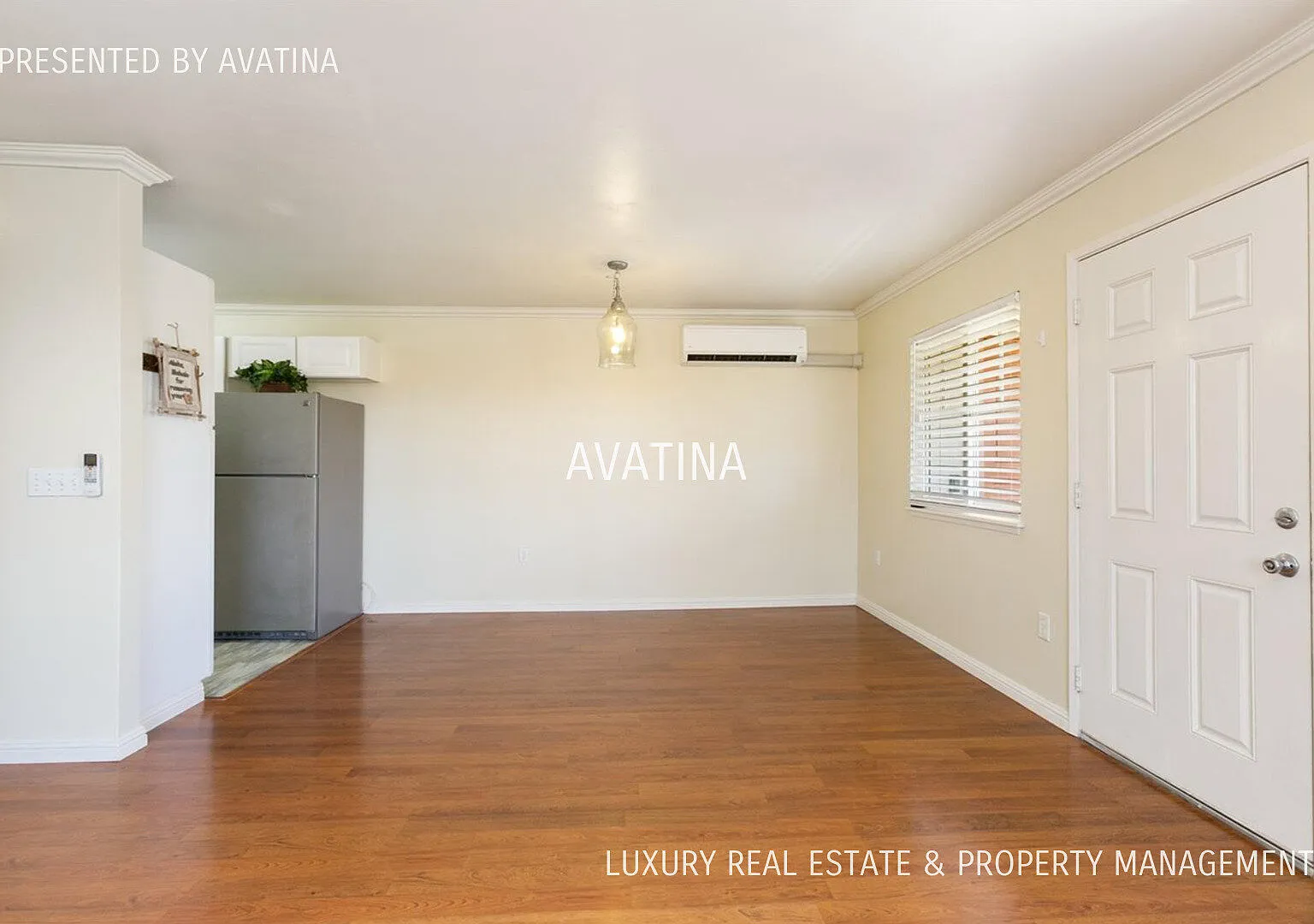 Fantastic top corner Condo with nice views! — Photo 3