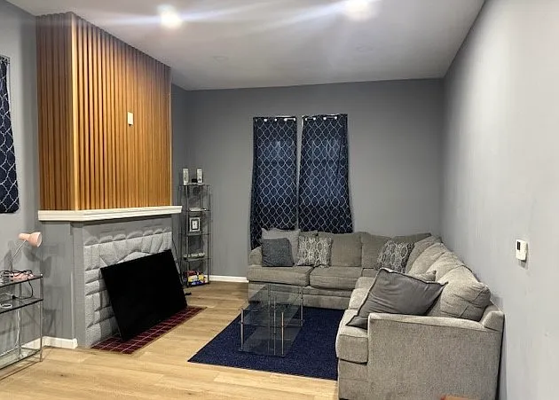 4 bed, 3.5 bath, 2856 sqft, $2,200 — Photo 2