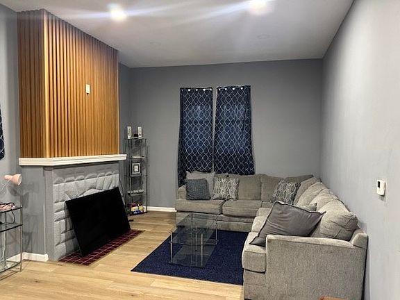2nd image of 1030 Ross Ave