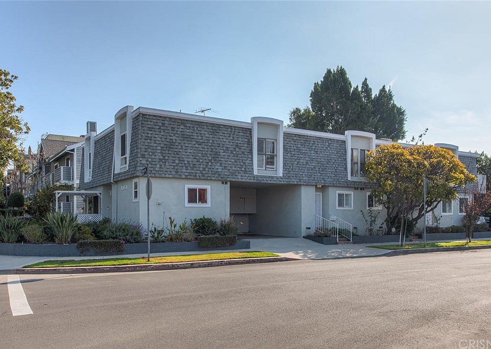 1st image of 13454 Moorpark St Unit 2