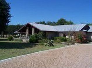 125 W Creek Rd, Kerrville, TX 78028