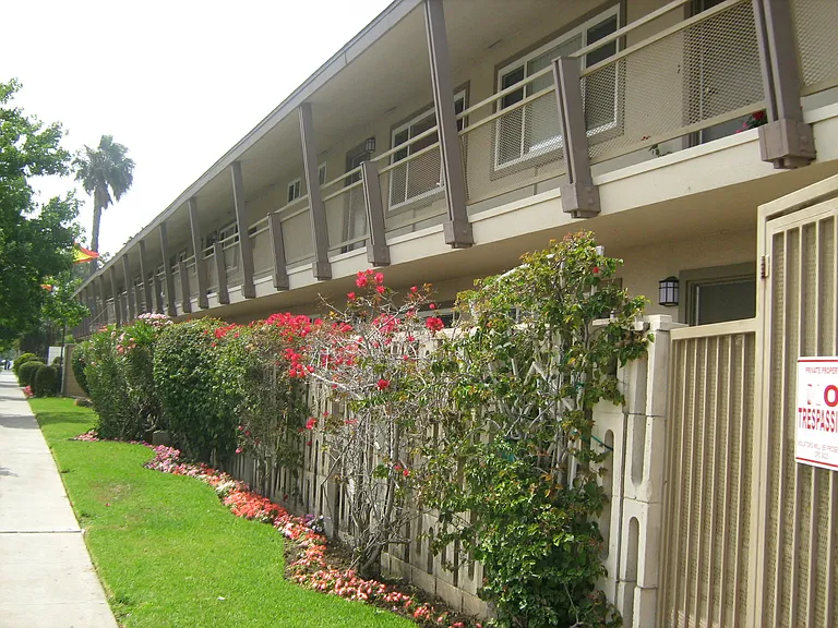 Pacifica Apartments — Photo 15