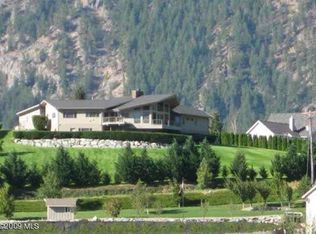 711 Loop Ave, Manson, WA 98831