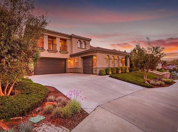 3rd image of 434 Sandalwood Ct