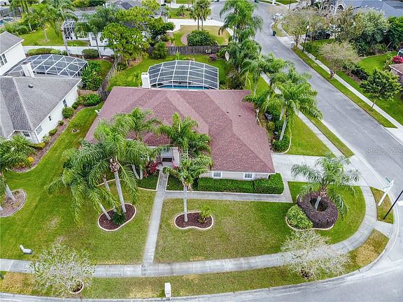 3rd image of 1583 Carillon Park Dr