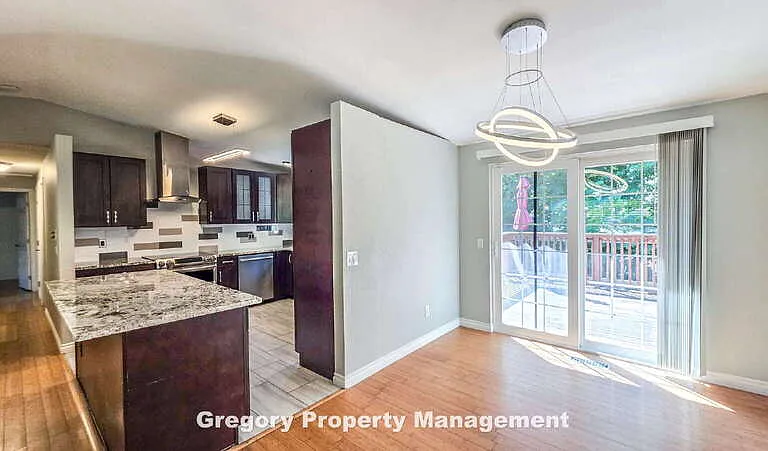 17606 Brook Blvd — Photo 8