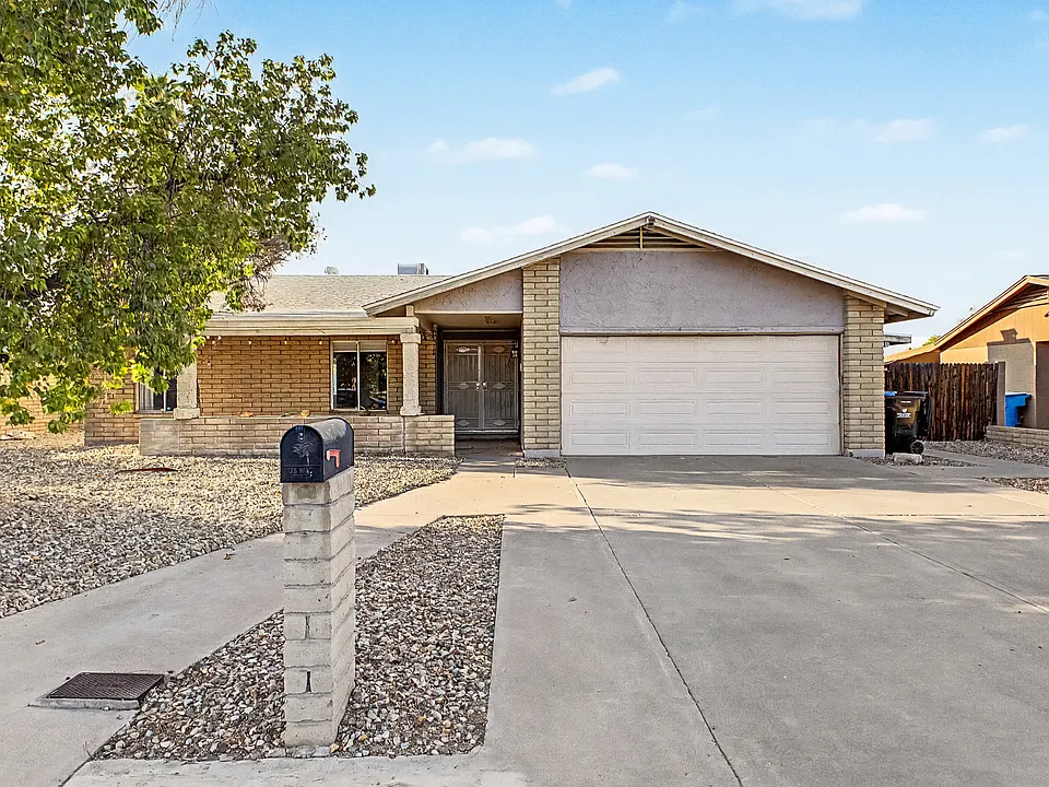 3236 E Windrose Dr