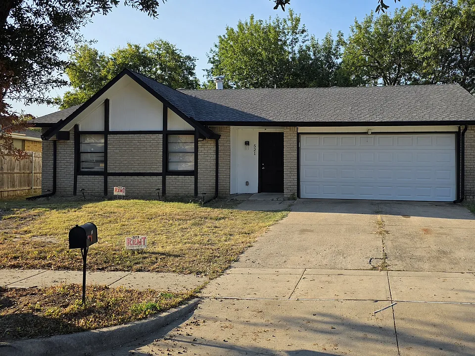 521 Parkvale Ln