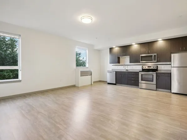 30k, 3011 NE Killingsworth St #208, Portland, OR 97211