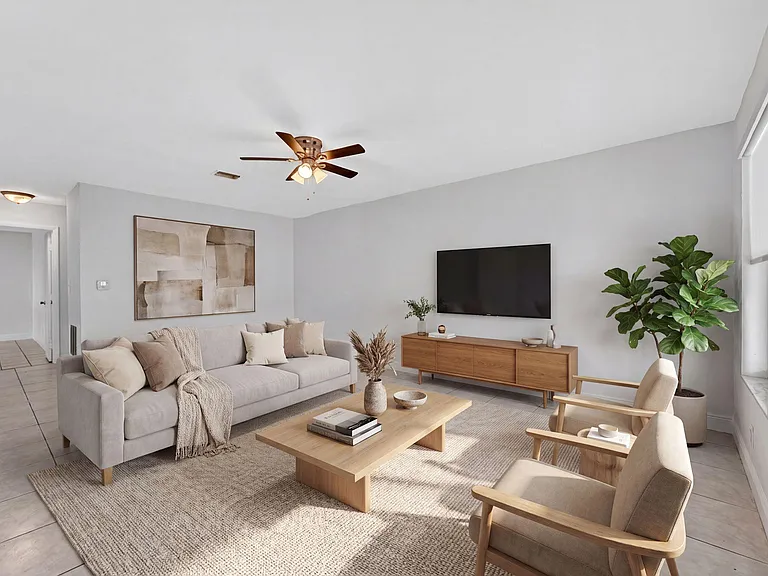 540 NE 58th St #1-2 — Photo 5