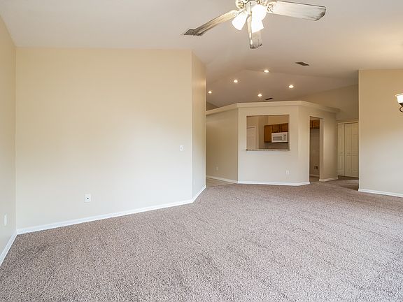 3rd image of 1050 Pine St