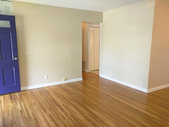 5th image of 3016 Dale Ann Dr