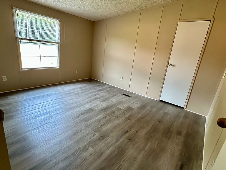 351 Keener Rd — Photo 10