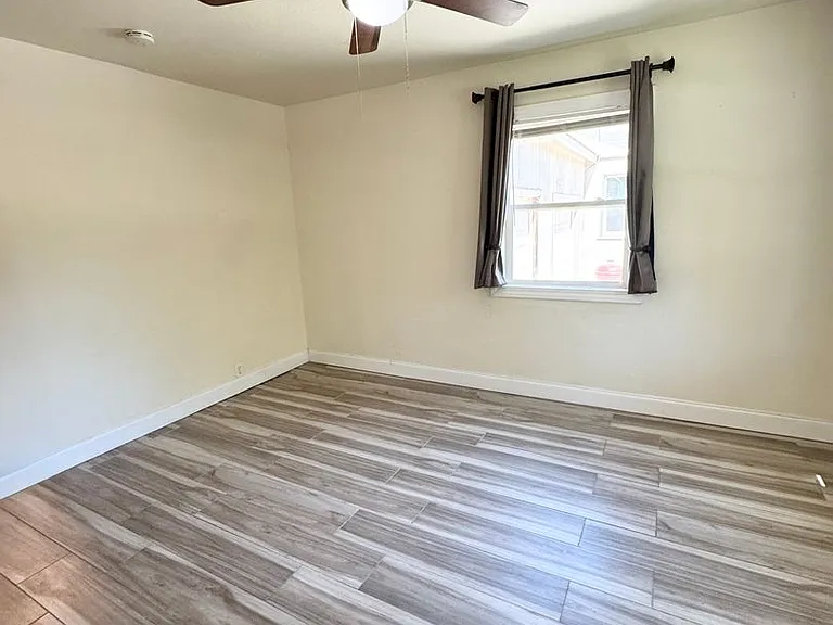 461 Walnut St — Photo 3