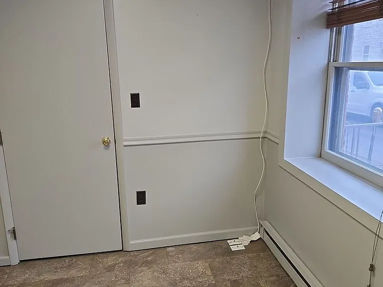 203 Lincoln Way E — Photo 5
