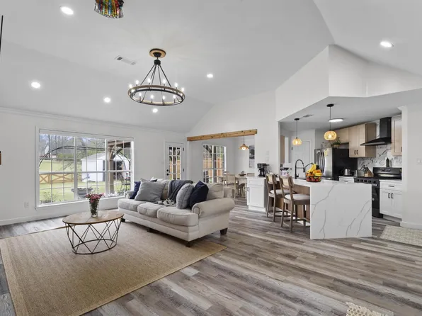 3097 Shadow Green Ln, Lakeland, TN 38002