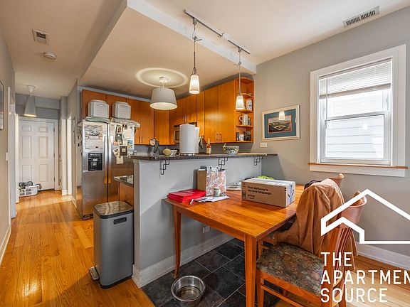 5th image of 3023 N Oakley Ave APT 1