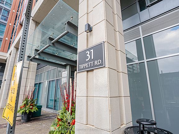 3rd image of 31 Tippett Rd #821