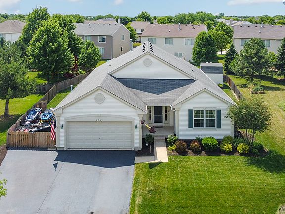2nd image of 1753 Newport Ln