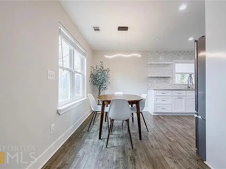 2573 Joyce Ave — Photo 7