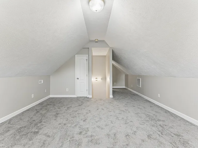 131 Savannah Ridge Dr — Photo 39