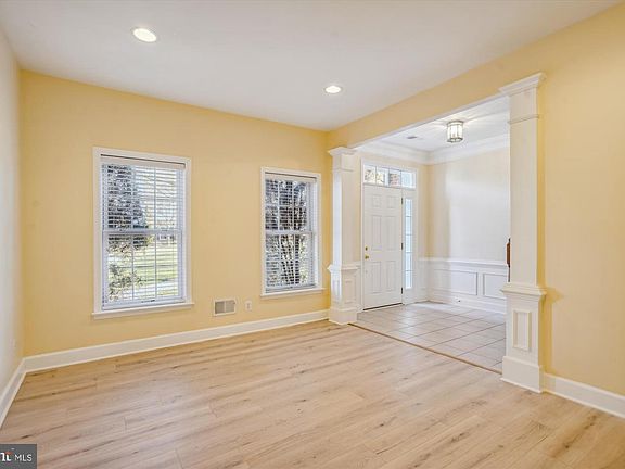 4th image of 2481 Walnut Rocker Ln