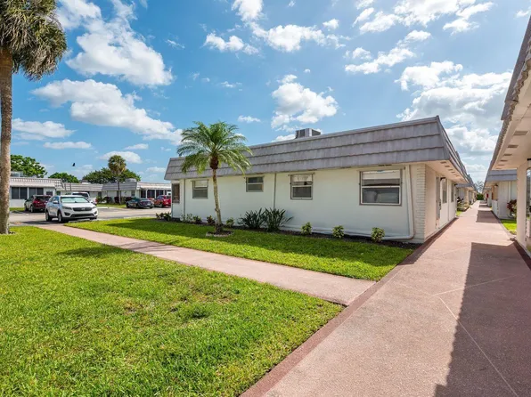 92 Valencia Drive #D, Delray Beach, FL 33446