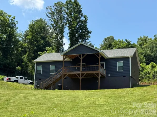 2 Watsell Dr, Leicester, NC 28748