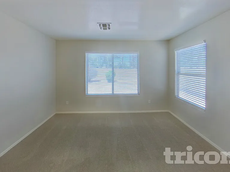 43714 W Cale Dr — Photo 5