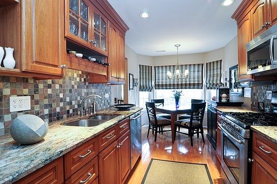 4th image of 4091 Newport Ln