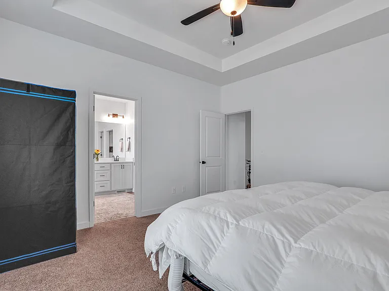 2409 E Woodbury Ln — Photo 11