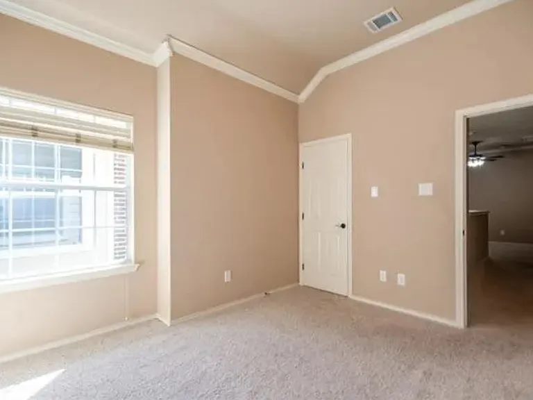 188 Milan St — Photo 14