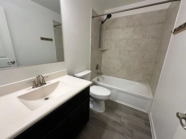 1302 Deerfield Dr — Photo 10