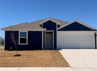 590 Mac St, Prairie Grove, AR 72753