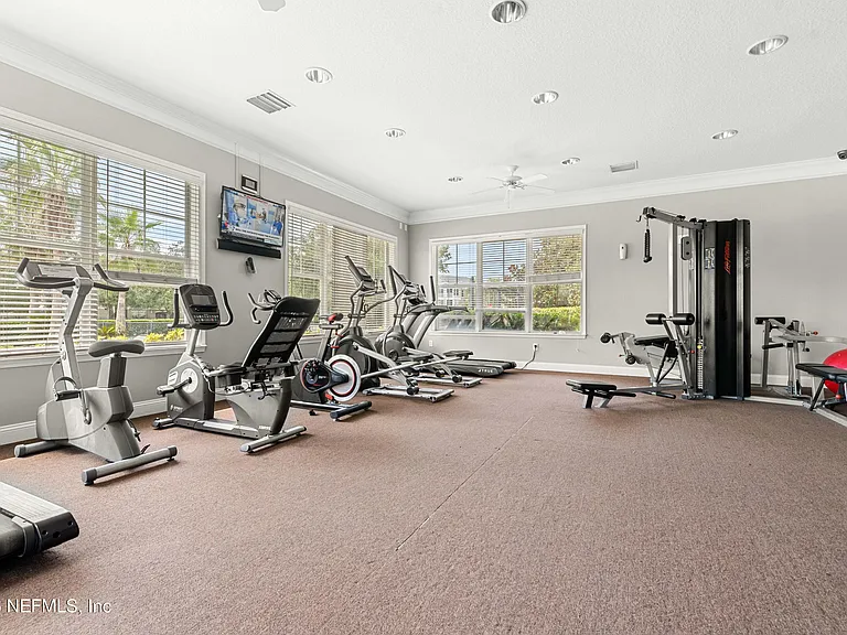 3897 Lionheart Dr — Photo 35