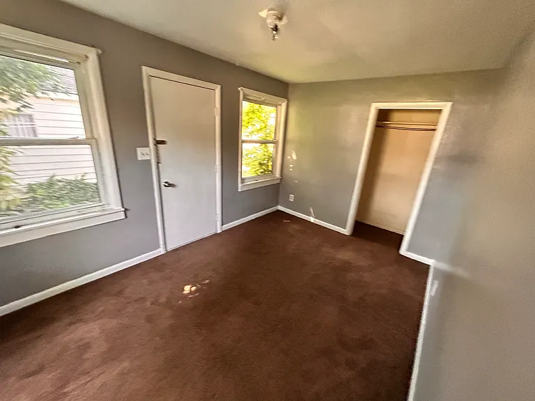 12 Main St #4 — Photo 2