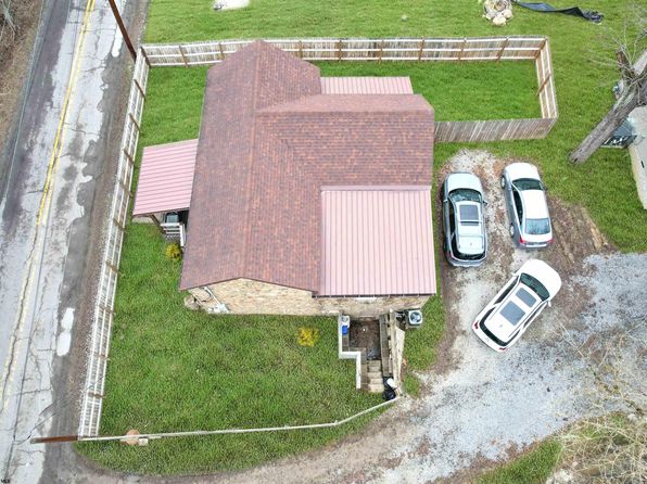 702 Buffalo Rd, Barrackville, WV 26559