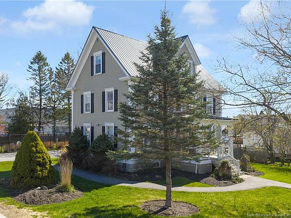 5th image of 364 Montague St