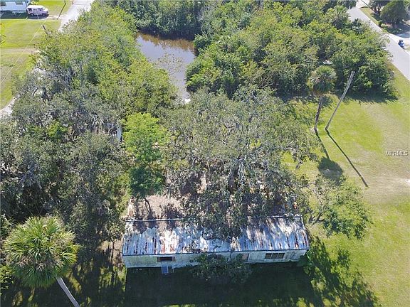 4th image of 9922 River Dr