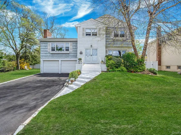 2897 Wynsum Avenue, Merrick, NY 11566