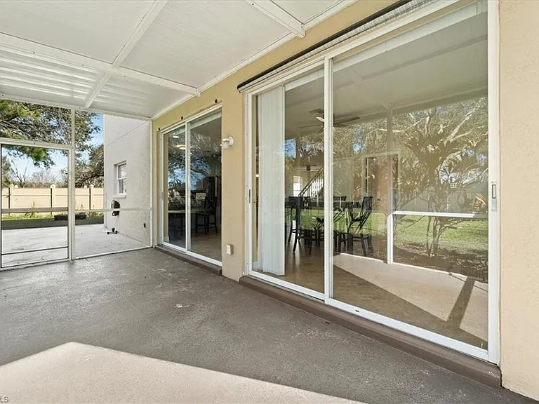 12341 Eagle Pointe Cir — Photo 39