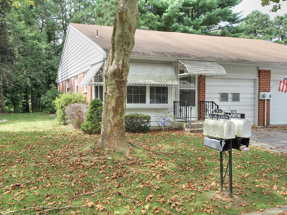 1st image of 76 Yorktowne Pkwy #A