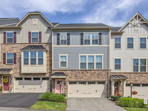 2005 Lampl Ln, Jeannette, PA 15644