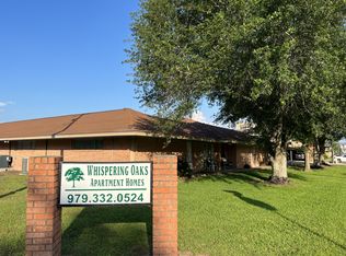 303 E Calhoun St #5, El Campo, TX 77437